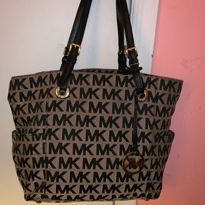 Michael Kors MK signature jacquard jet set tote